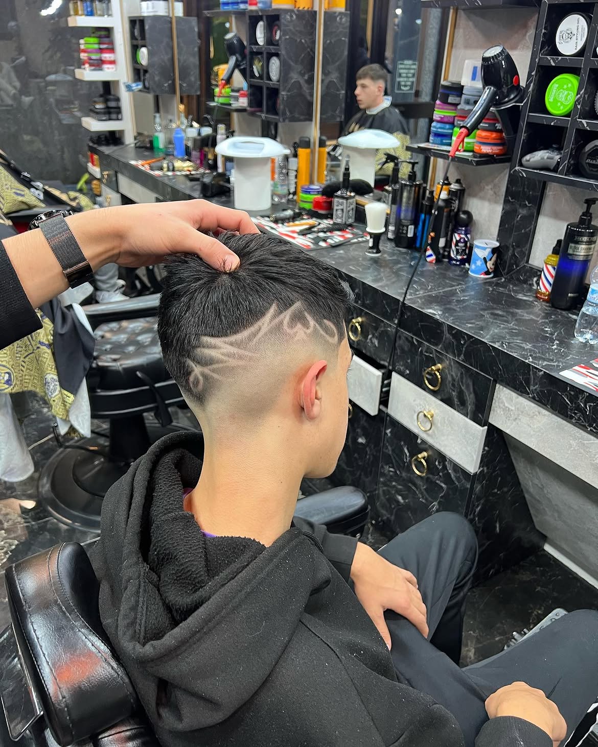 Fade con disegno a rasoio